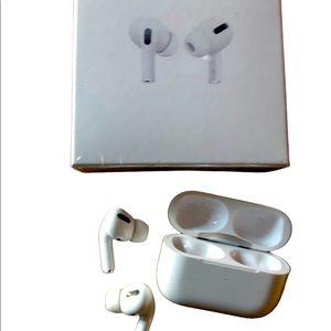 Wireless Bluetooth earbuds